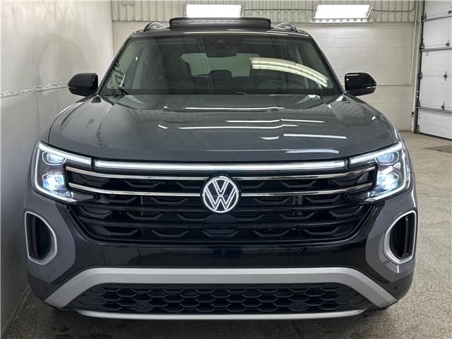2024 Volkswagen Atlas 2.0 TSI Peak Edition (Stk: 43548J) in Belleville - Image 2 of 30