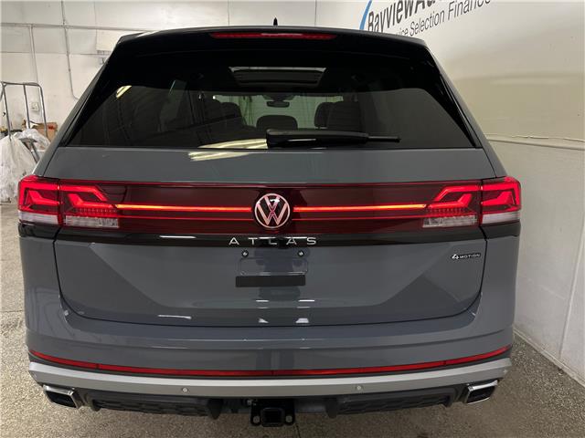 2024 Volkswagen Atlas 2.0 TSI Peak Edition (Stk: 43548J) in Belleville - Image 6 of 30