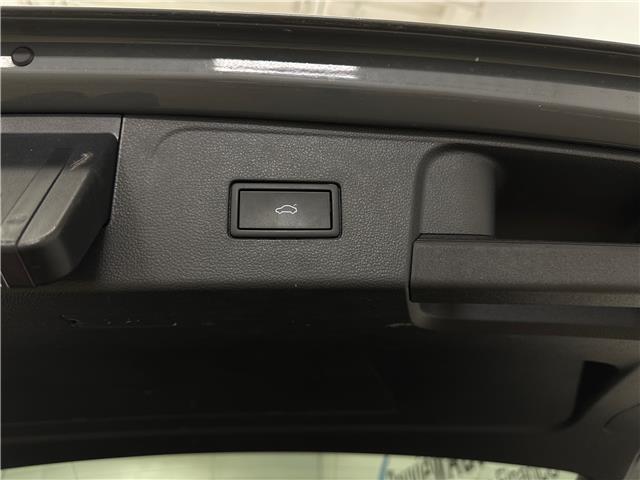 2024 Volkswagen Atlas 2.0 TSI Peak Edition (Stk: 43548J) in Belleville - Image 7 of 30