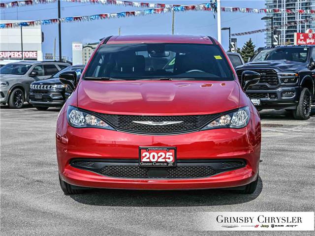 2025 Chrysler Grand Caravan SXT (Stk: U6370) in Grimsby - Image 2 of 33