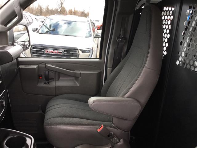 2024 Chevrolet Express 2500 Work Van (Stk: R0118) in Cornwall - Image 7 of 28
