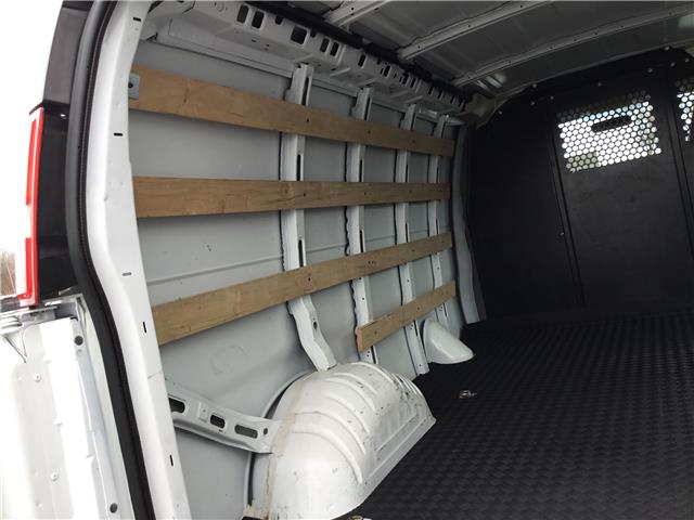 2024 Chevrolet Express 2500 Work Van (Stk: R0118) in Cornwall - Image 13 of 28