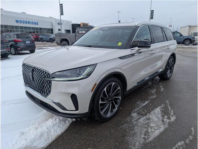 2025 Lincoln Aviator Reserve (Stk: T-784A) in Calgary - Image 1 of 31