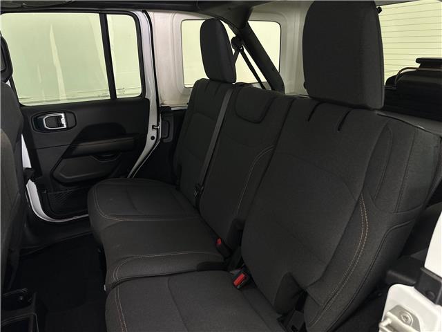 2024 Jeep Wrangler Sahara (Stk: 43664J) in Belleville - Image 7 of 32