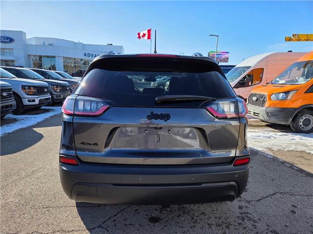 2023 Jeep Cherokee Altitude (Stk: 7106) in Calgary - Image 4 of 9