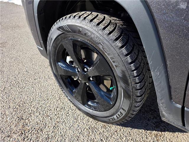 2023 Jeep Cherokee Altitude (Stk: 7106) in Calgary - Image 5 of 9