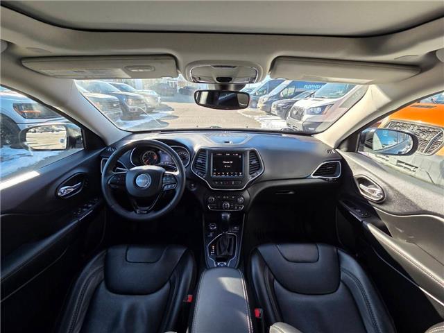 2023 Jeep Cherokee Altitude (Stk: 7106) in Calgary - Image 6 of 9