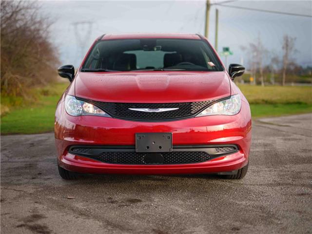 2026 Chrysler Grand Caravan SXT (Stk: T187182) in Surrey - Image 2 of 21