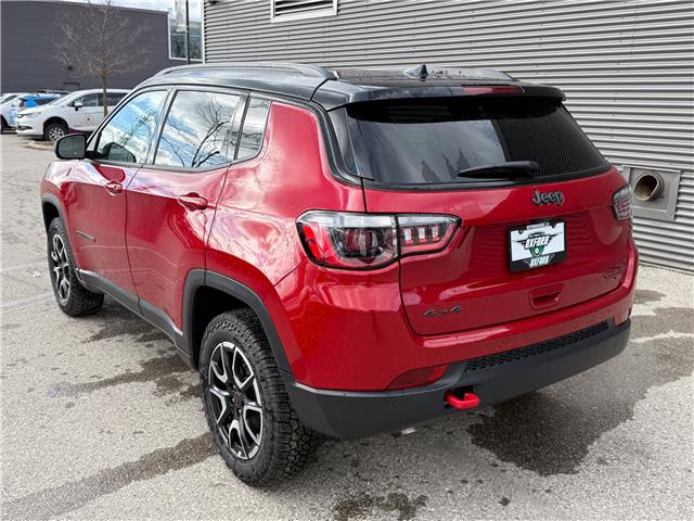 2026 Jeep Compass Trailhawk (Stk: 26211) in London - Image 4 of 26