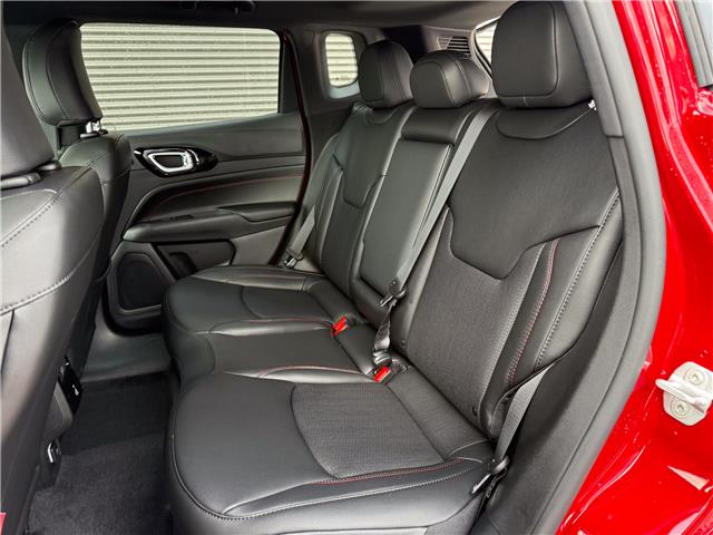 2026 Jeep Compass Trailhawk (Stk: 26211) in London - Image 12 of 26