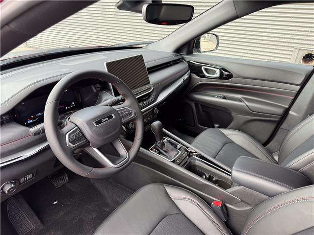 2026 Jeep Compass Trailhawk (Stk: 26211) in London - Image 11 of 26