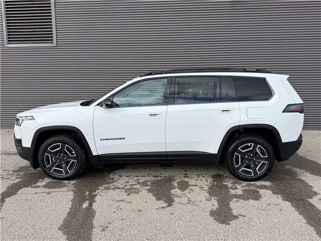 2026 Jeep Cherokee Laredo/Limited (Stk: 26213) in London - Image 2 of 25