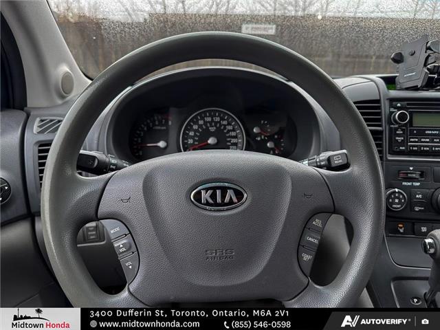 2011 Kia Sedona LX (Stk: B2501759) in North York - Image 18 of 29