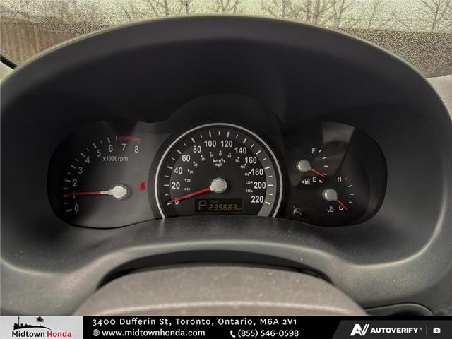2011 Kia Sedona LX (Stk: B2501759) in North York - Image 19 of 29