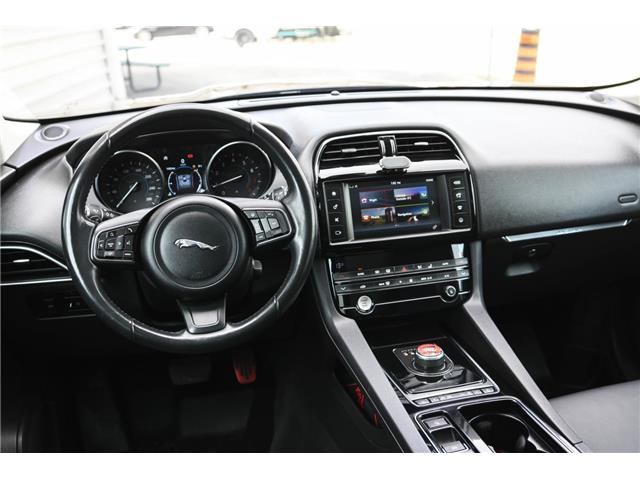 2018 Jaguar F-PACE 25t Premium (Stk: TJ38593) in London - Image 34 of 37
