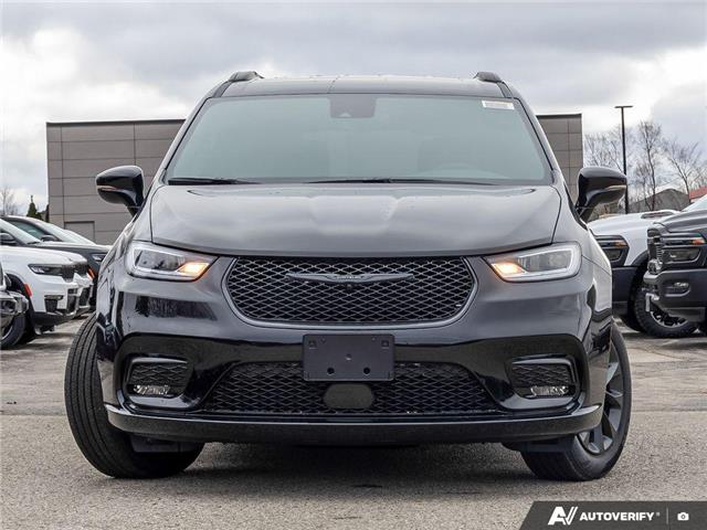 2026 Chrysler Pacifica Select (Stk: T8072) in Hamilton - Image 2 of 28 2026 Chrysler Pacifica Select (Stk: T8072) in Hamilton - Image 2 of 28