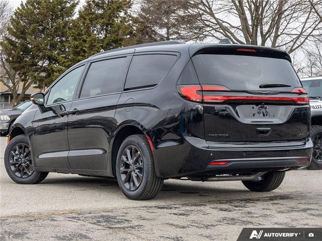 2026 Chrysler Pacifica Select (Stk: T8072) in Hamilton - Image 4 of 28 2026 Chrysler Pacifica Select (Stk: T8072) in Hamilton - Image 4 of 28