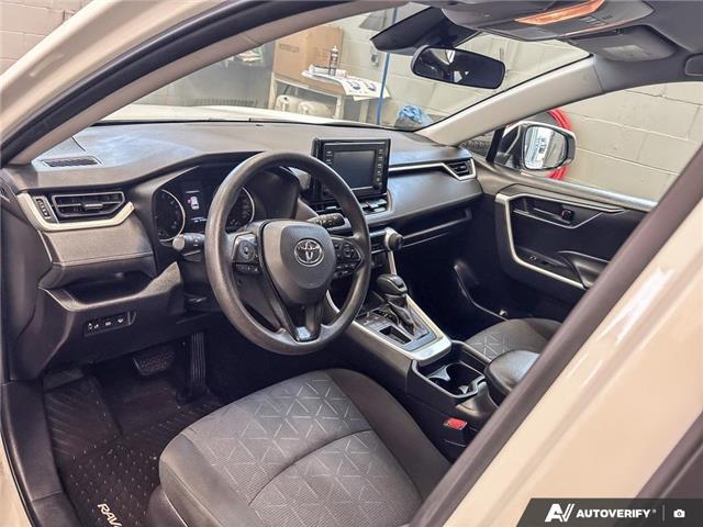 2021 Toyota RAV4 LE (Stk: 165391) in London - Image 13 of 26