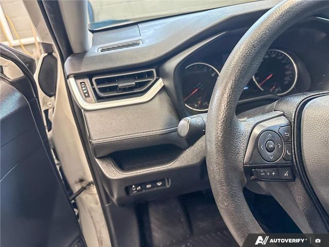 2021 Toyota RAV4 LE (Stk: 165391) in London - Image 17 of 26
