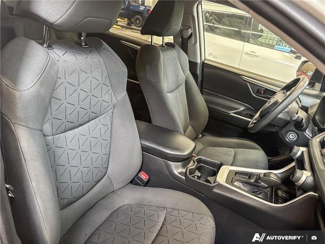 2021 Toyota RAV4 LE (Stk: 165391) in London - Image 22 of 26