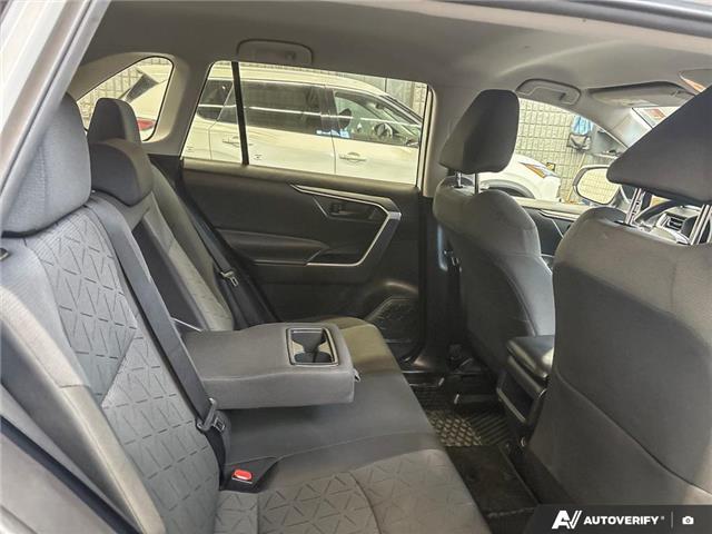 2021 Toyota RAV4 LE (Stk: 165391) in London - Image 23 of 26