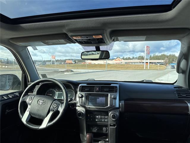 2016 Toyota 4Runner SR5 (Stk: X369732B) in Cranbrook - Image 11 of 20