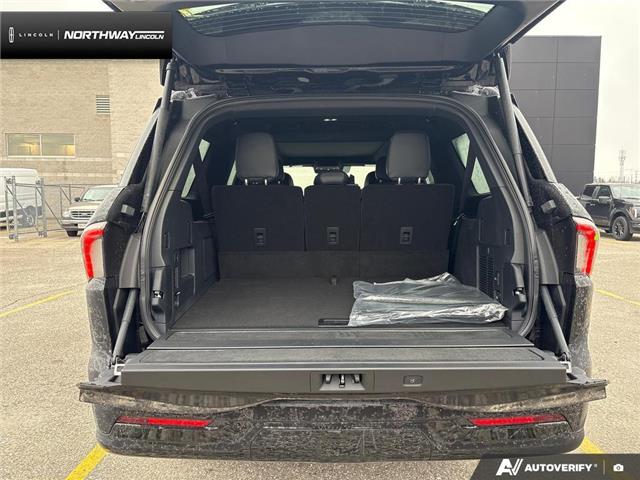 2026 Lincoln Navigator L Reserve (Stk: 6LN5200) in Brantford - Image 10 of 23