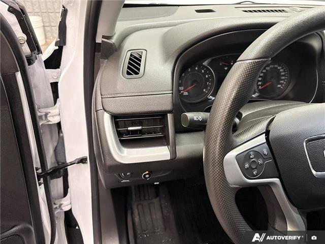 2023 GMC Terrain SLE (Stk: 165357) in London - Image 18 of 26