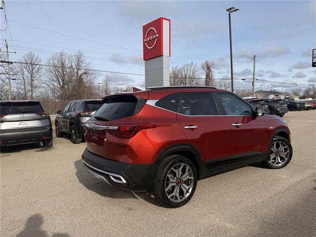 2023 Kia Seltos SX Turbo w/Black Interior (Stk: P2653A) in Smiths Falls - Image 5 of 13