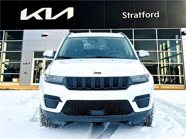 2023 Jeep Grand Cherokee Laredo (Stk: P22684) in Stratford - Image 2 of 11