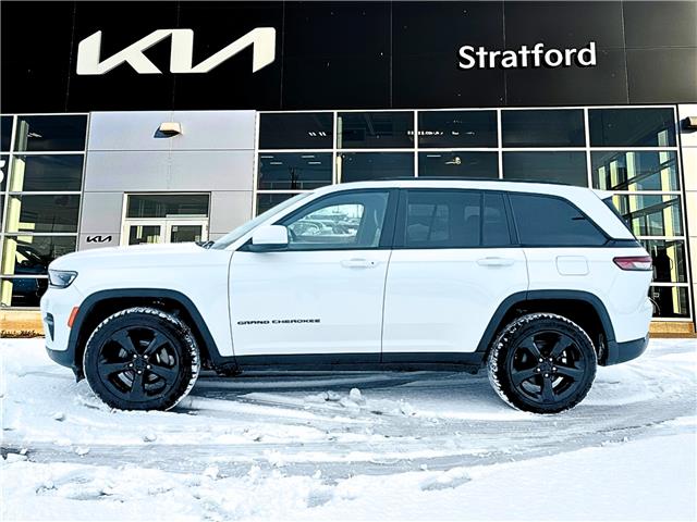 2023 Jeep Grand Cherokee Laredo (Stk: P22684) in Stratford - Image 3 of 11