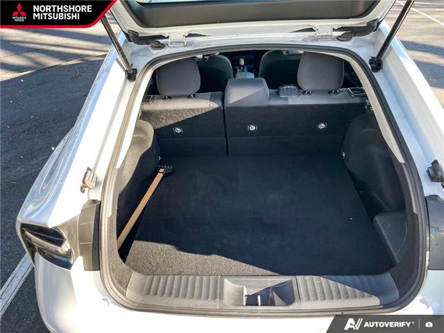 2025 Toyota Prius Plug-In Hybrid SE (Stk: Z047708) in North Vancouver - Image 11 of 24