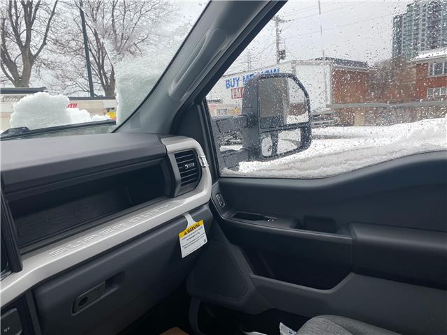 2026 Ford F-550 Chassis  (Stk: 2600870) in Ottawa - Image 11 of 18