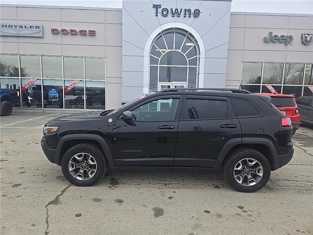 2019 Jeep Cherokee Trailhawk (Stk: U2545B) in Miramichi - Image 2 of 13