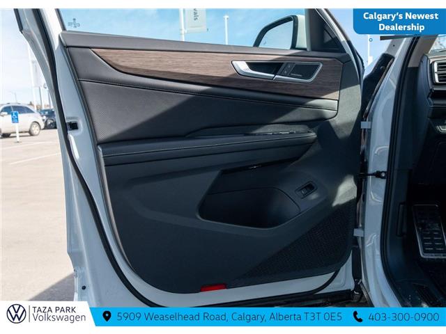 2026 Volkswagen Atlas 2.0 TSI Execline (Stk: TT-120) in Calgary - Image 13 of 24