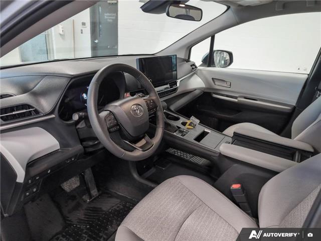 2025 Toyota Sienna LE 8-Passenger (Stk: P3173) in London - Image 13 of 25