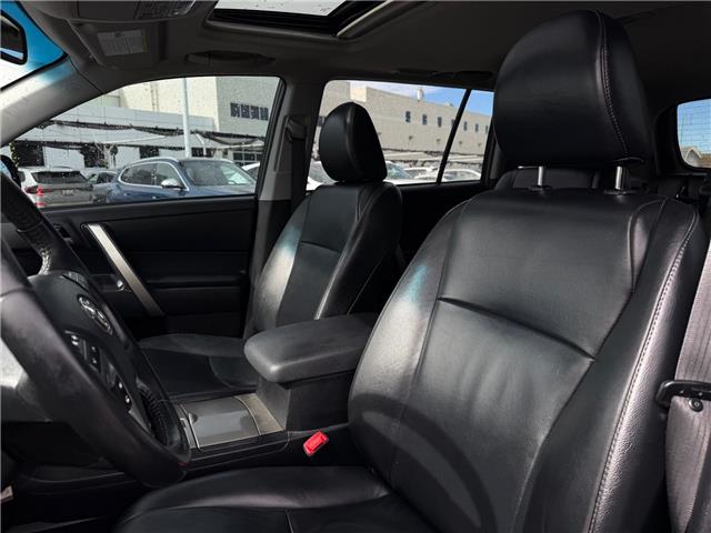 2013 Toyota Highlander V6 (Stk: 260377B) in Calgary - Image 6 of 19