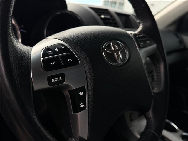 2013 Toyota Highlander V6 (Stk: 260377B) in Calgary - Image 12 of 19