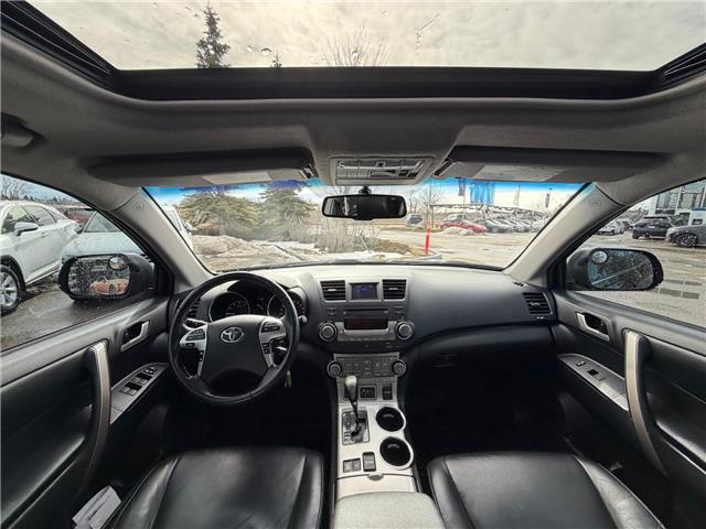 2013 Toyota Highlander V6 (Stk: 260377B) in Calgary - Image 8 of 19