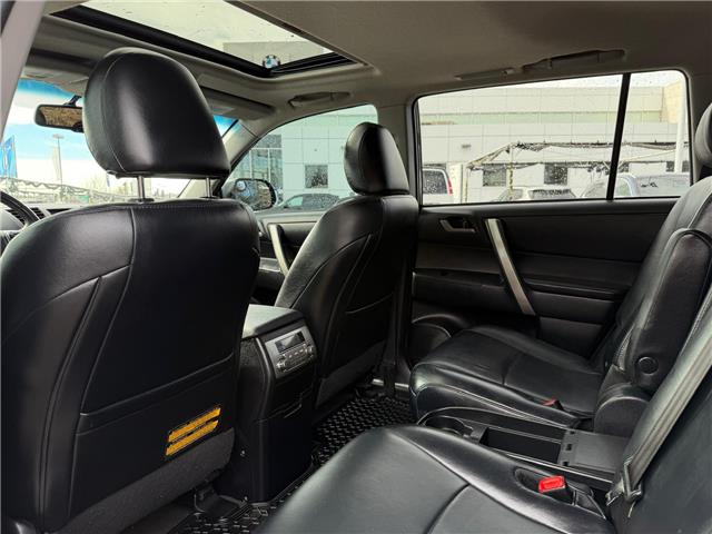 2013 Toyota Highlander V6 (Stk: 260377B) in Calgary - Image 16 of 19