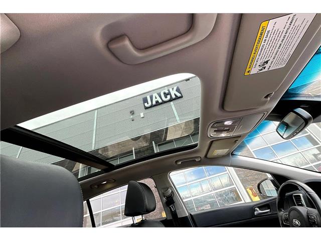 2019 Kia Sportage SX Turbo (Stk: 04574U) in Calgary - Image 17 of 35