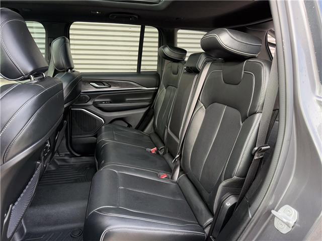 2023 Jeep Grand Cherokee Overland (Stk: U11116) in London - Image 12 of 29