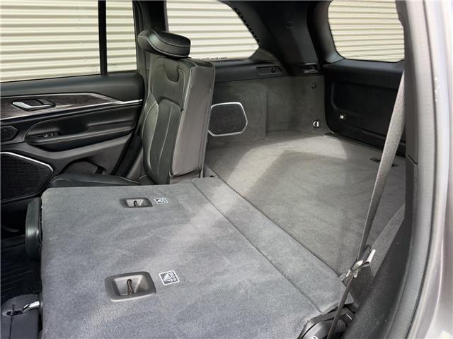 2023 Jeep Grand Cherokee Overland (Stk: U11116) in London - Image 13 of 29