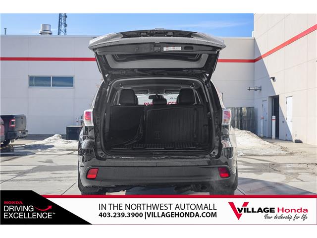 2016 Toyota Highlander XLE (Stk: B8995A) in Calgary - Image 9 of 34