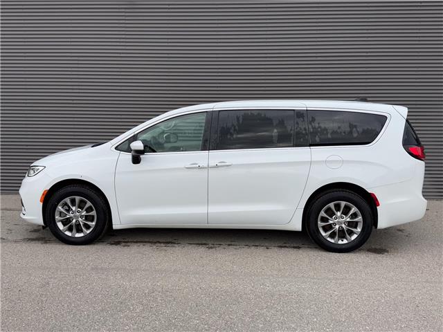 2023 Chrysler Pacifica Touring-L (Stk: U11121) in London - Image 3 of 28