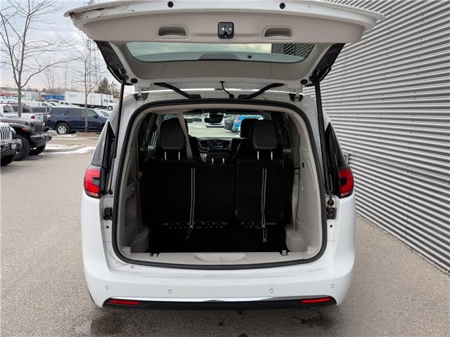 2023 Chrysler Pacifica Touring-L (Stk: U11121) in London - Image 6 of 28