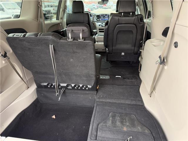 2023 Chrysler Pacifica Touring-L (Stk: U11121) in London - Image 8 of 28