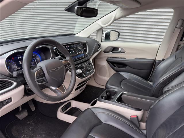 2023 Chrysler Pacifica Touring-L (Stk: U11121) in London - Image 11 of 28