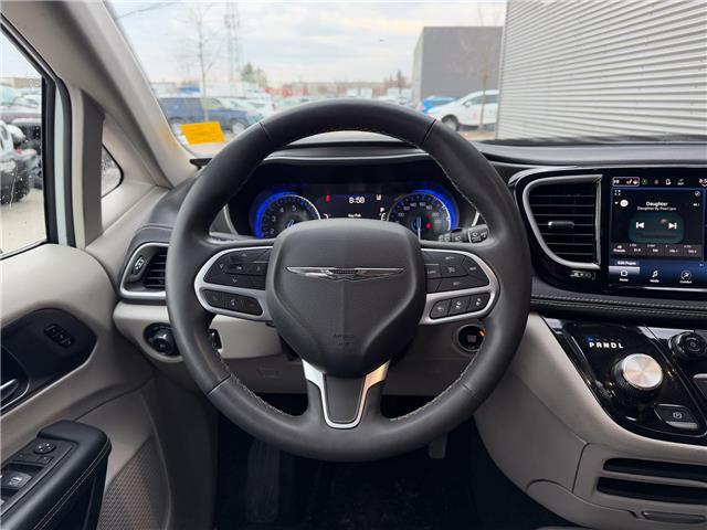 2023 Chrysler Pacifica Touring-L (Stk: U11121) in London - Image 16 of 28