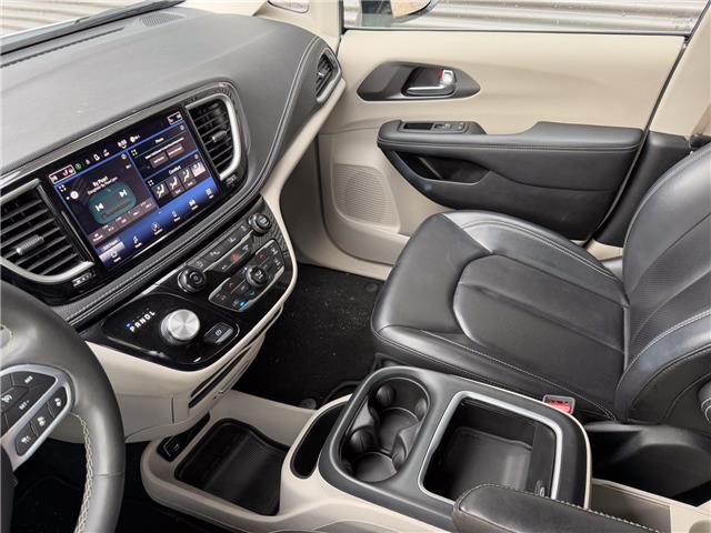 2023 Chrysler Pacifica Touring-L (Stk: U11121) in London - Image 20 of 28